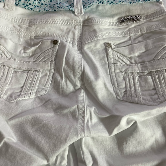 Capri Jeans - Picture 6 of 8